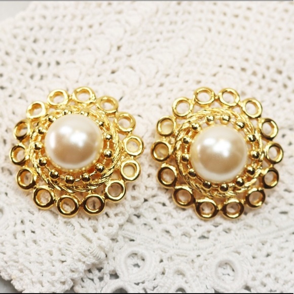 ⚜️ Vintage PAOLO GUCCI Pearl & Gold Earrings - Picture 8 of 16